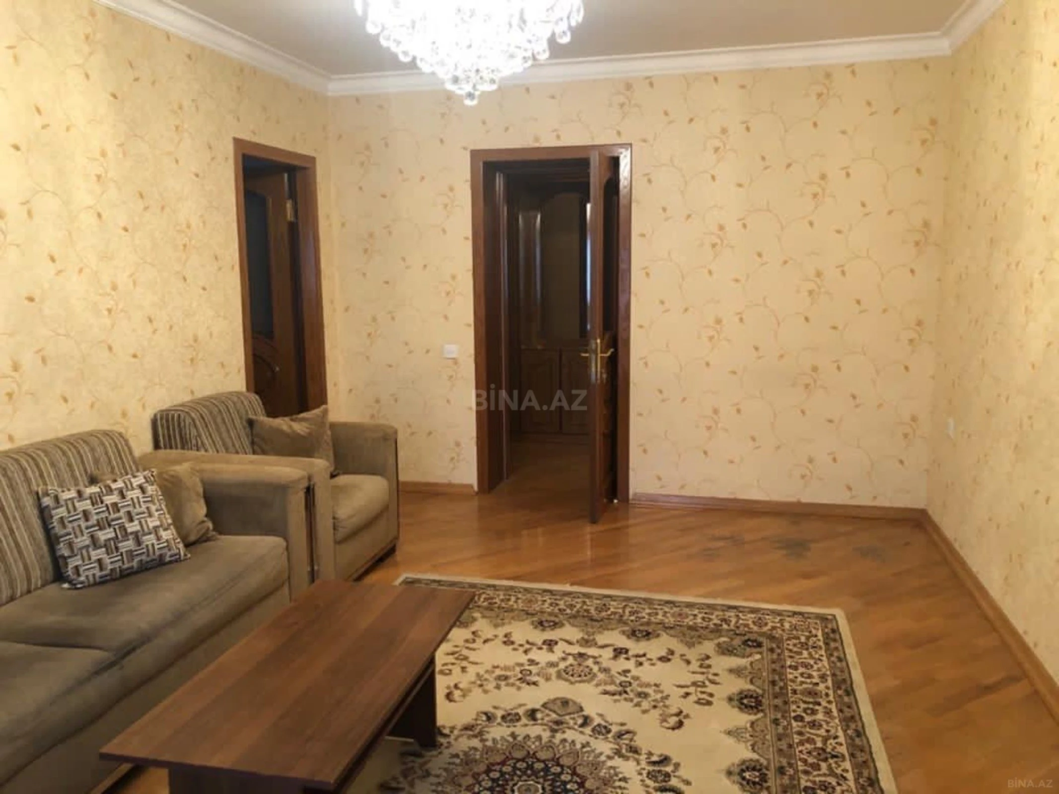 Satılır 4 otaqlı mənzil 95 m²