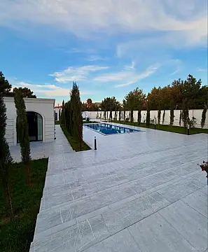 Kirayə verilir 6 otaqlı həyət evi 500 m²