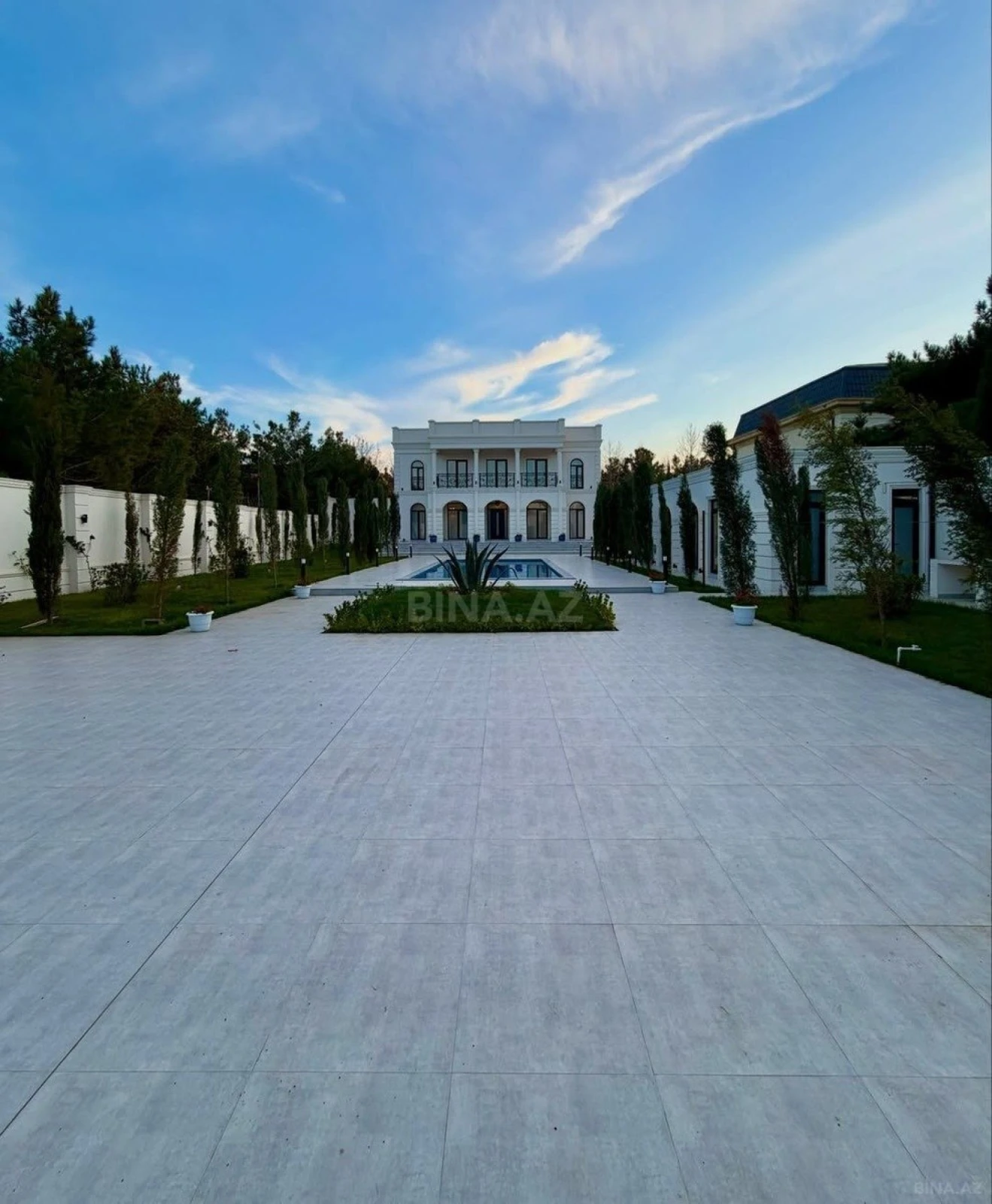 Kirayə verilir 6 otaqlı həyət evi 500 m²