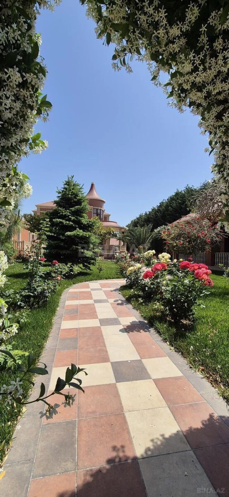 Kirayə verilir 6 otaqlı həyət evi 360 m²