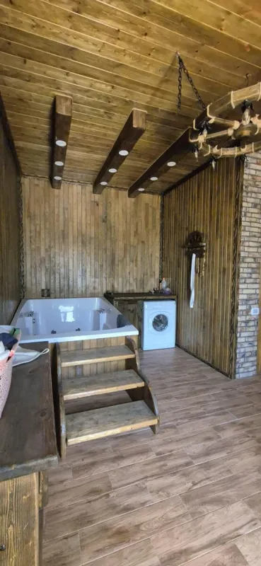 Kirayə verilir 6 otaqlı həyət evi 360 m²