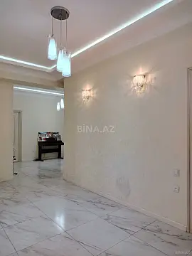 Satılır 4 otaqlı mənzil 180 m²