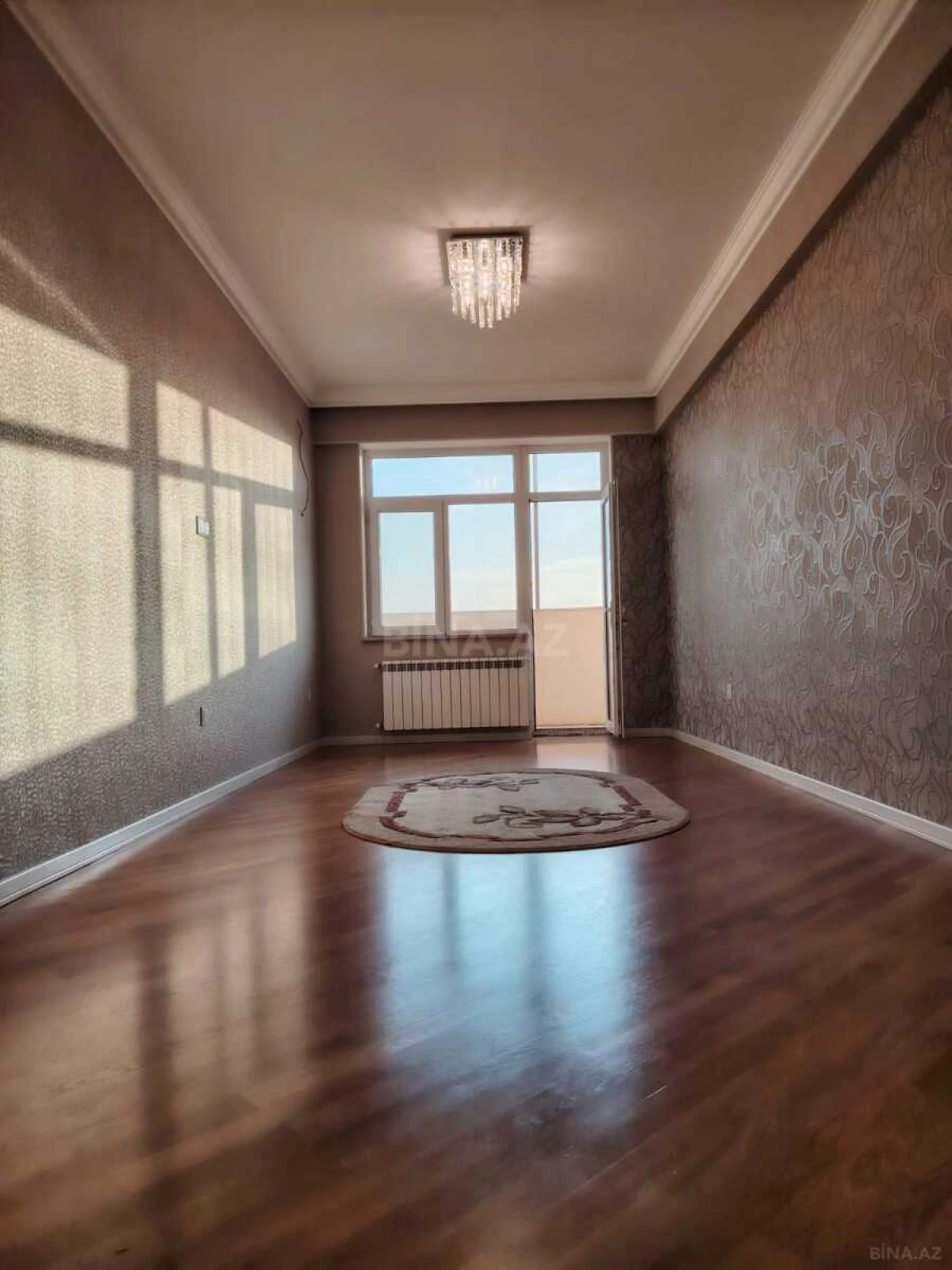 Satılır 4 otaqlı mənzil 180 m²