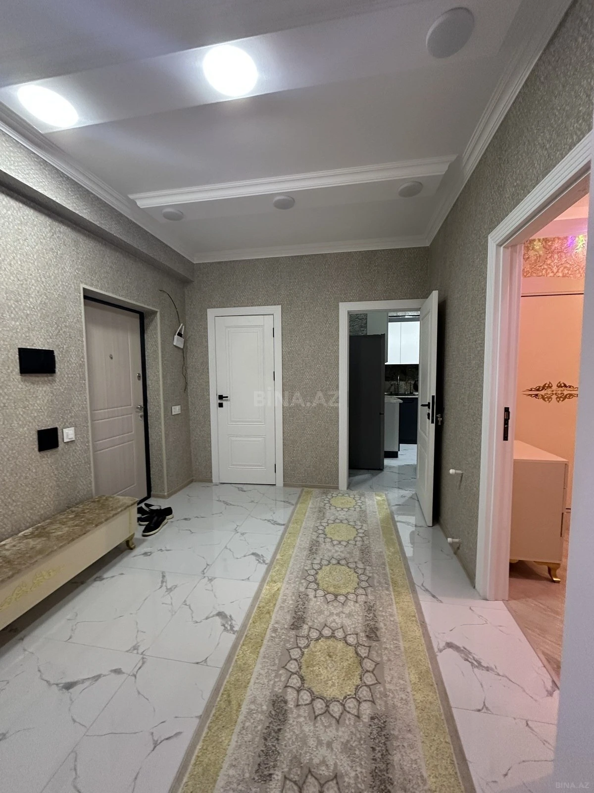 Kirayə verilir 2 otaqlı mənzil 76 m²