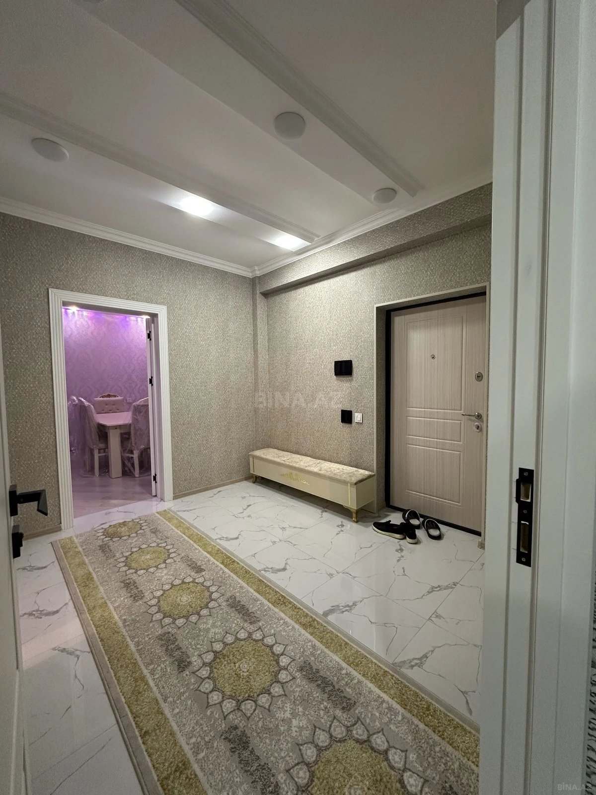 Kirayə verilir 2 otaqlı mənzil 76 m²