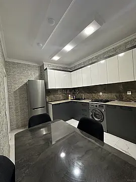 Kirayə verilir 2 otaqlı mənzil 76 m²