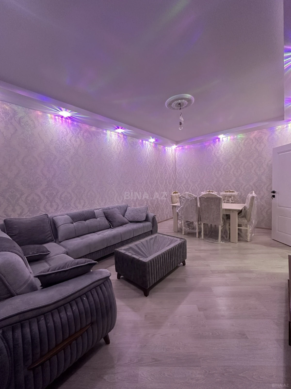 Kirayə verilir 2 otaqlı mənzil 76 m²