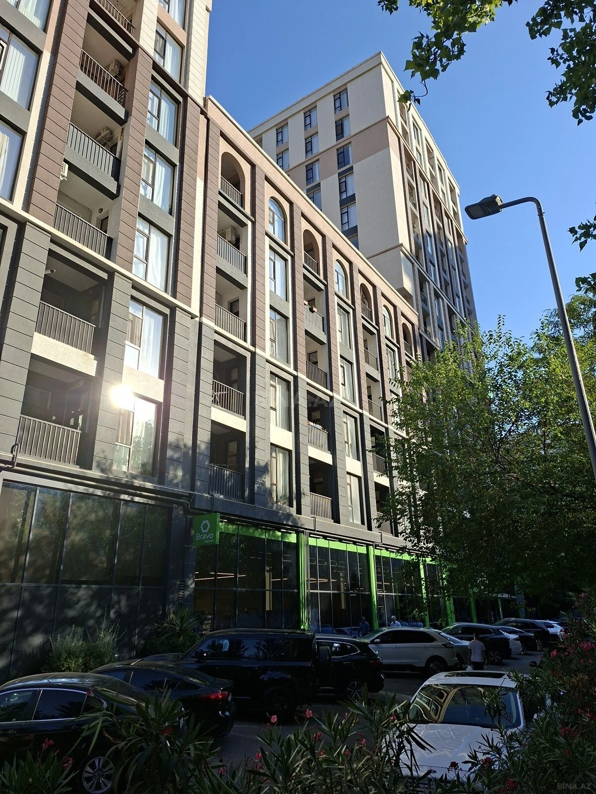 Satılır 3 otaqlı mənzil 169 m²