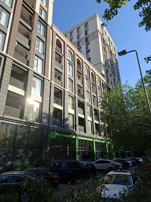 Satılır 3 otaqlı mənzil 169 m²