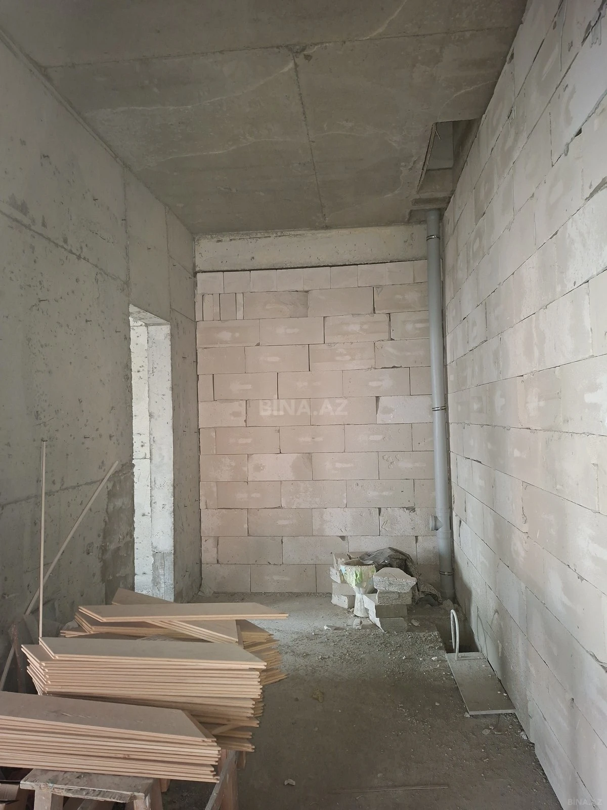 Satılır 3 otaqlı mənzil 169 m²