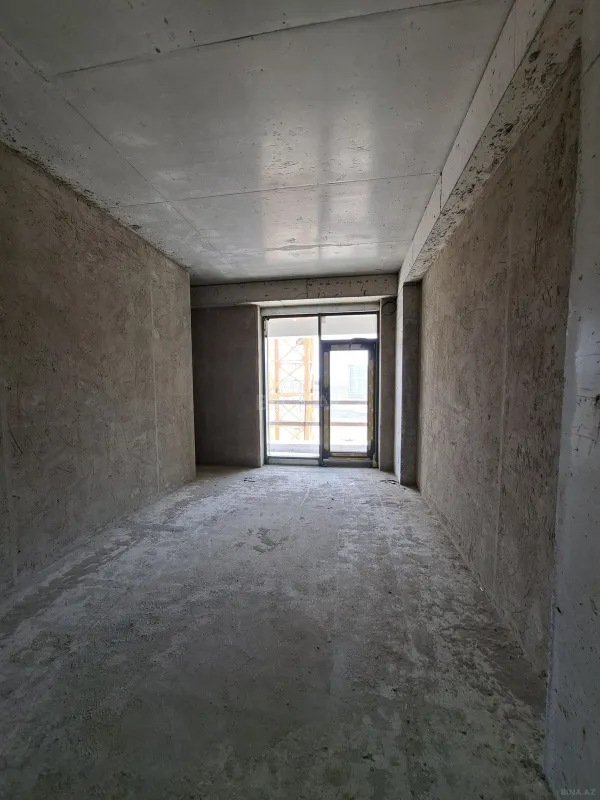Satılır 3 otaqlı mənzil 169 m²