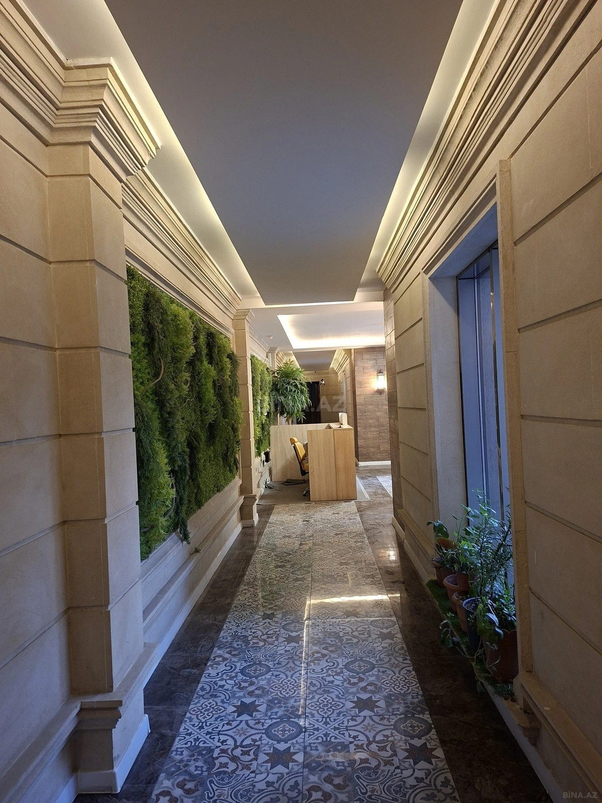 Satılır 3 otaqlı mənzil 169 m²