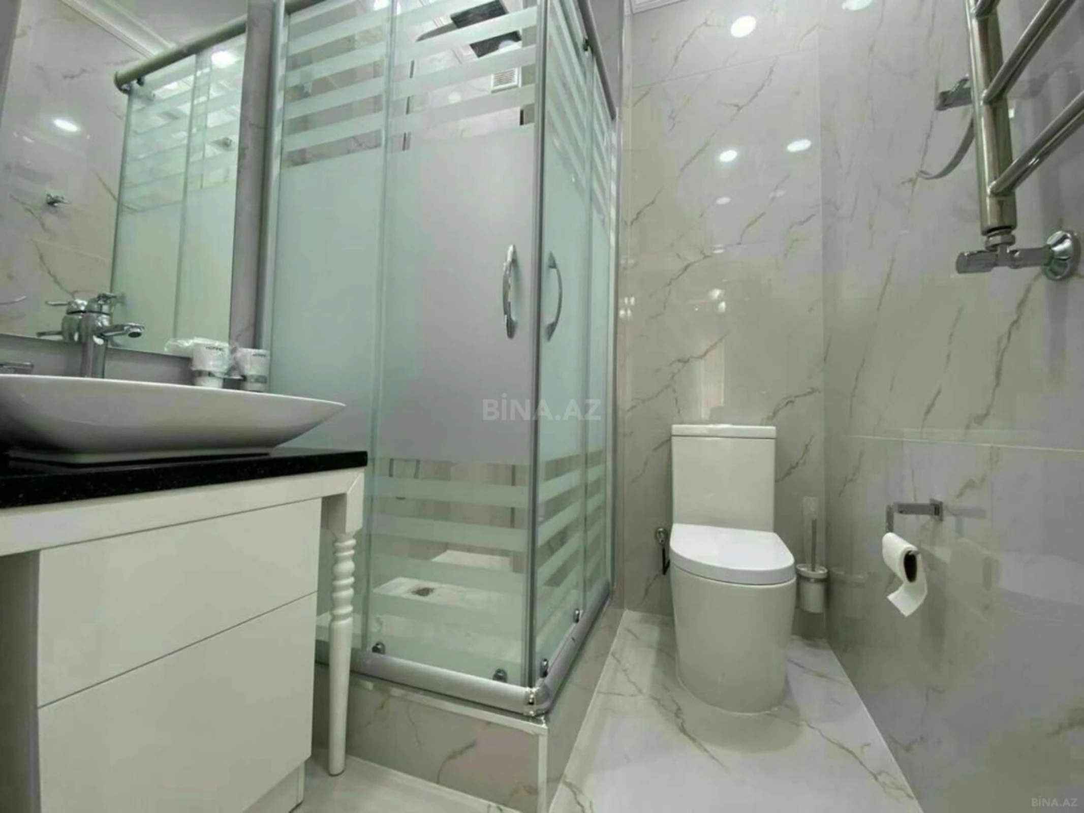 Kirayə verilir 2 otaqlı mənzil 110 m²
