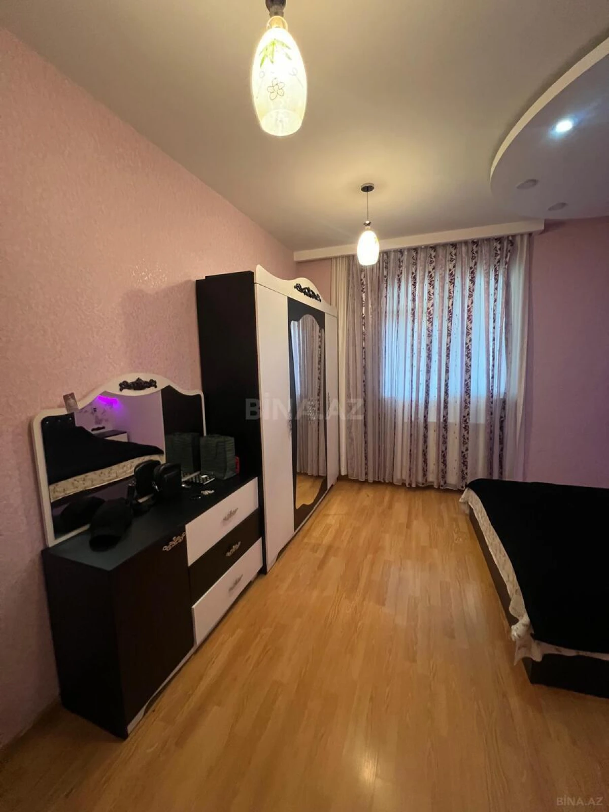 Kirayə verilir 2 otaqlı mənzil 70 m²