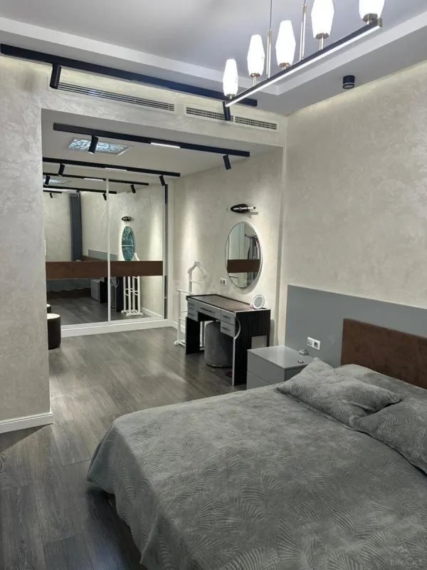 Kirayə verilir 2 otaqlı mənzil 105 m²