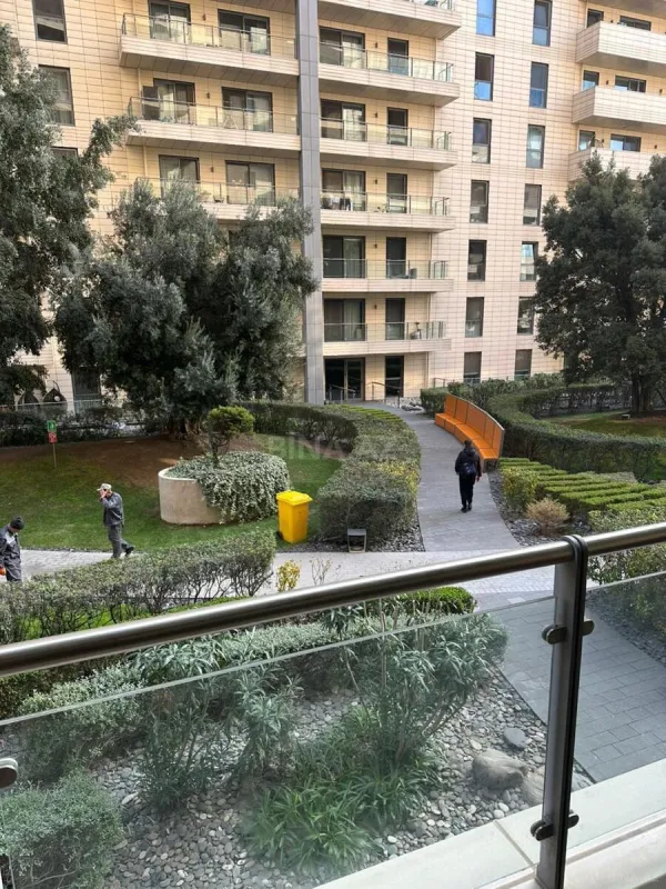 Kirayə verilir 2 otaqlı mənzil 105 m²