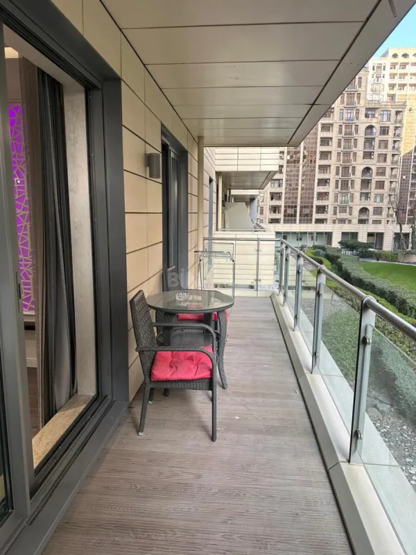 Kirayə verilir 2 otaqlı mənzil 105 m²