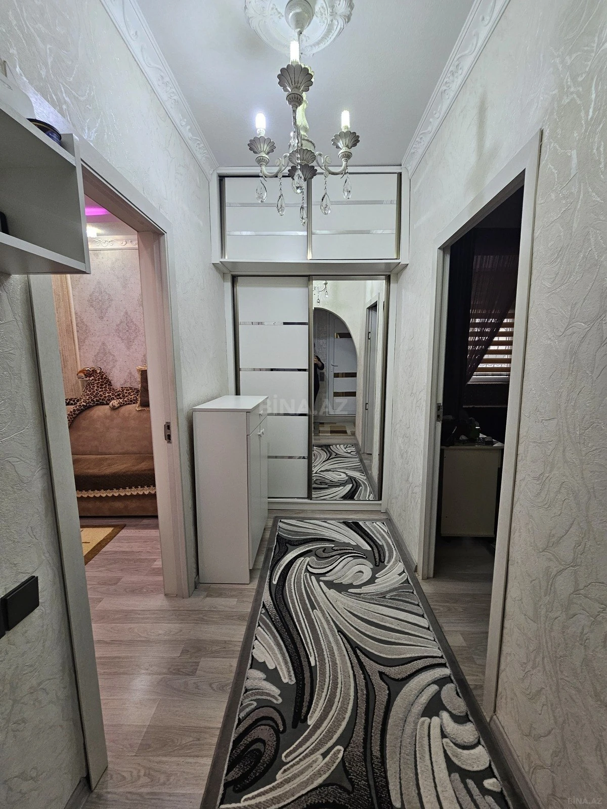 Satılır 2 otaqlı mənzil 70 m²