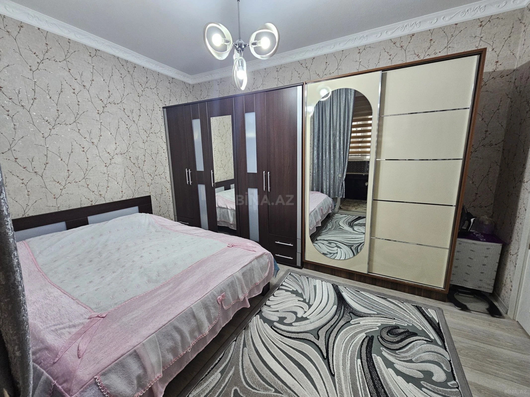 Satılır 2 otaqlı mənzil 70 m²