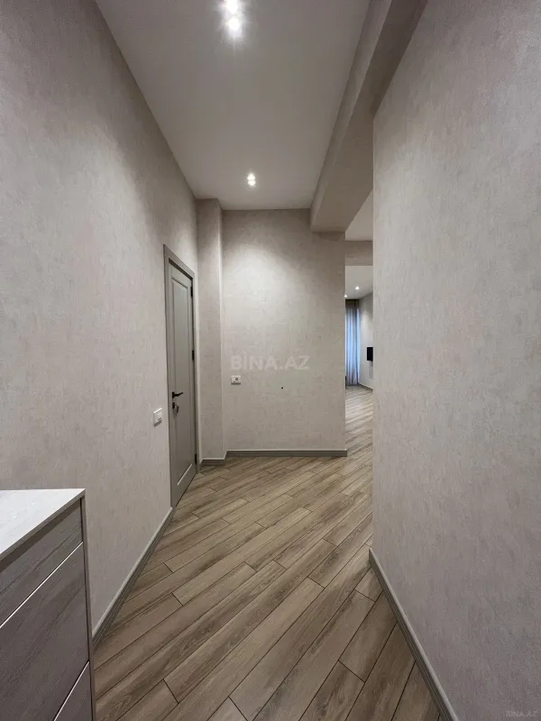 Kirayə verilir 2 otaqlı mənzil 93 m²