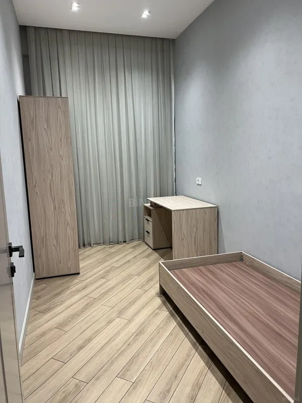 Kirayə verilir 2 otaqlı mənzil 93 m²