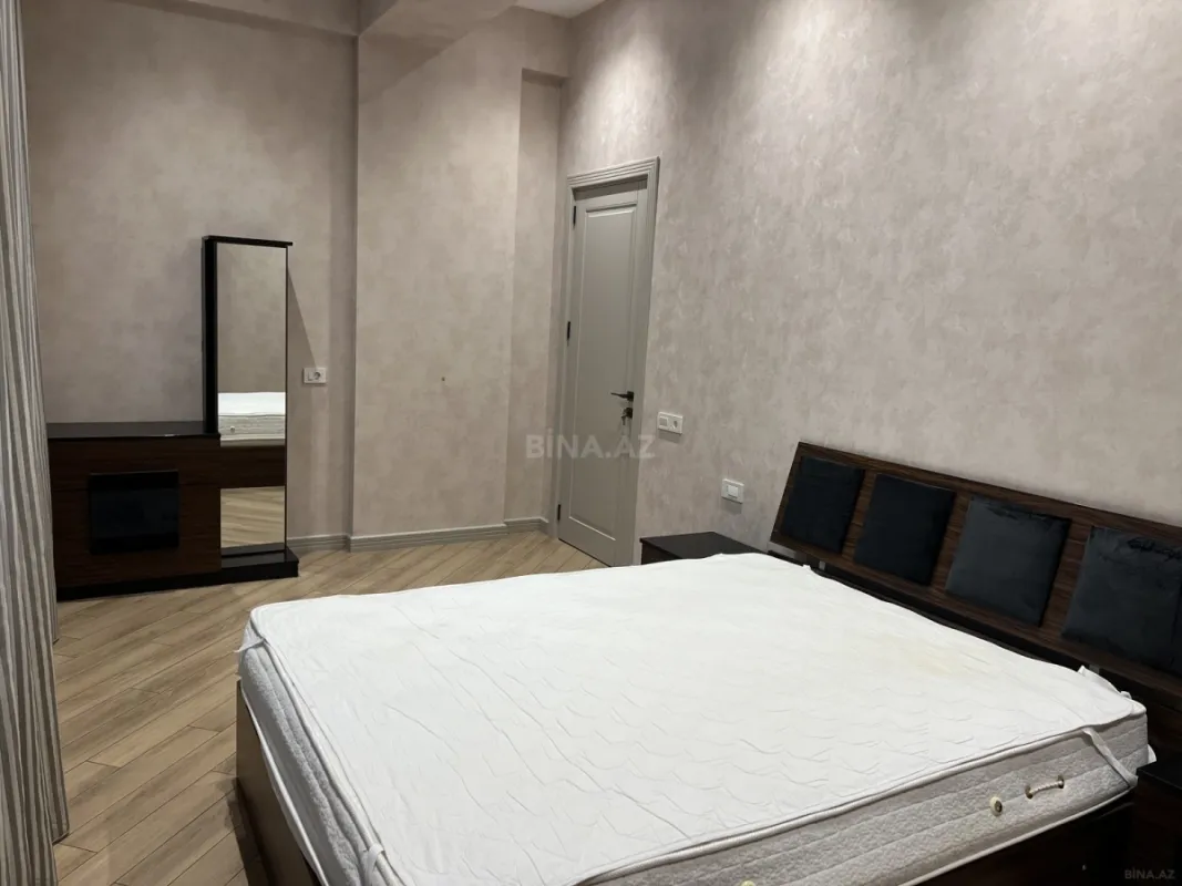 Kirayə verilir 2 otaqlı mənzil 93 m²