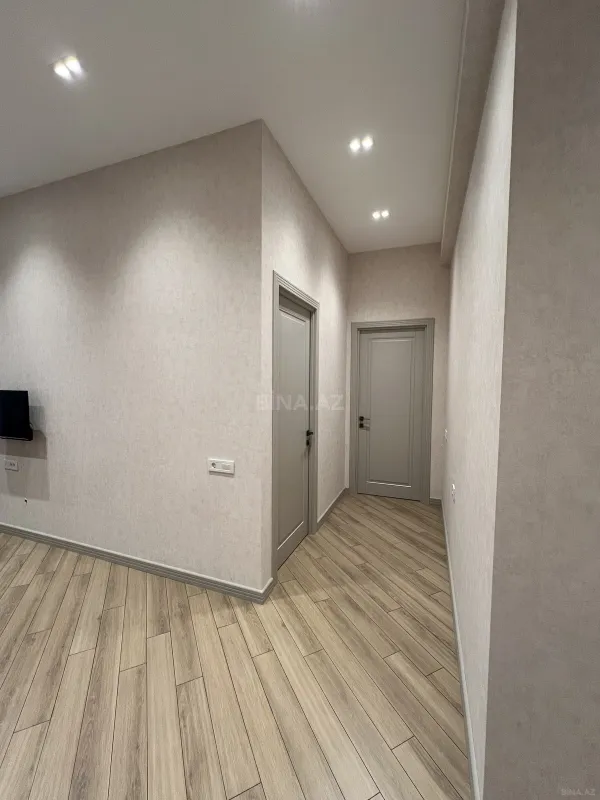 Kirayə verilir 2 otaqlı mənzil 93 m²