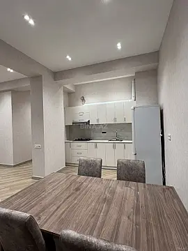 Kirayə verilir 2 otaqlı mənzil 93 m²