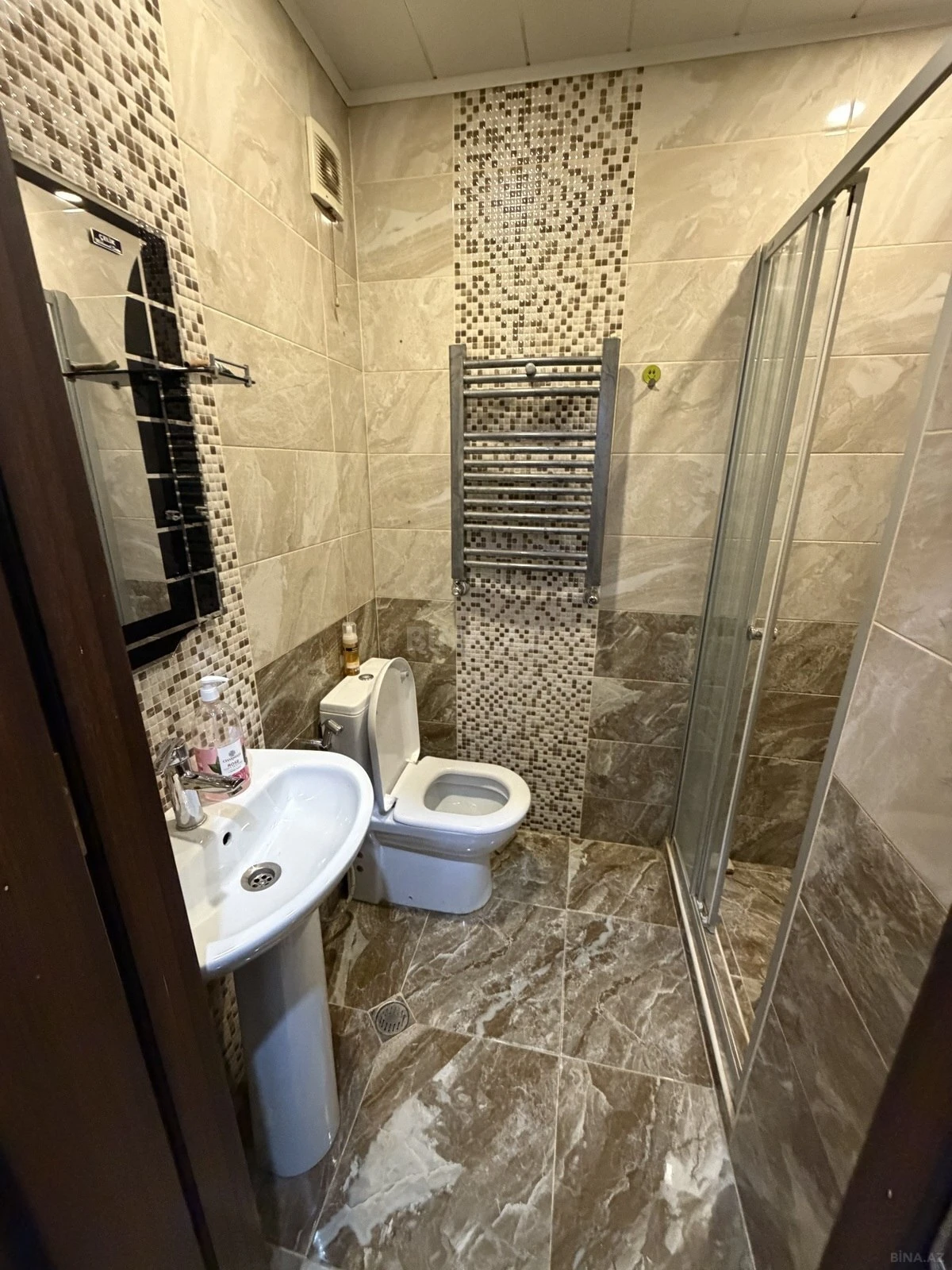 Kirayə verilir 2 otaqlı mənzil 65 m²