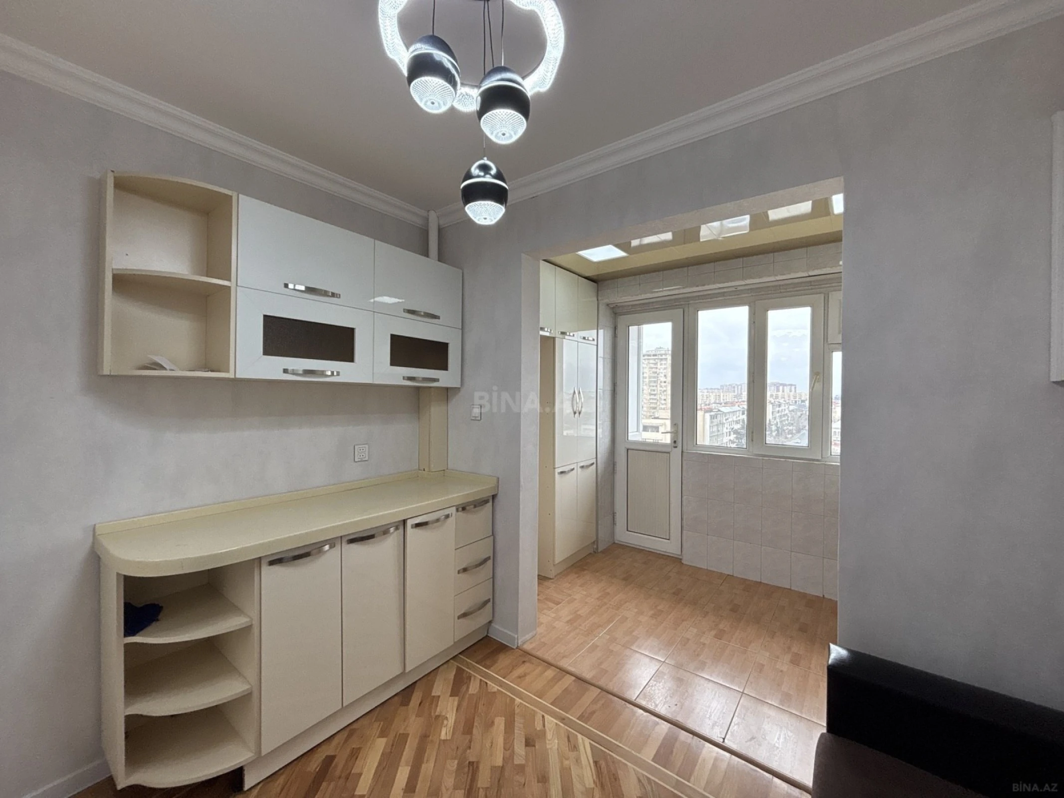 Satılır 2 otaqlı mənzil 65 m²