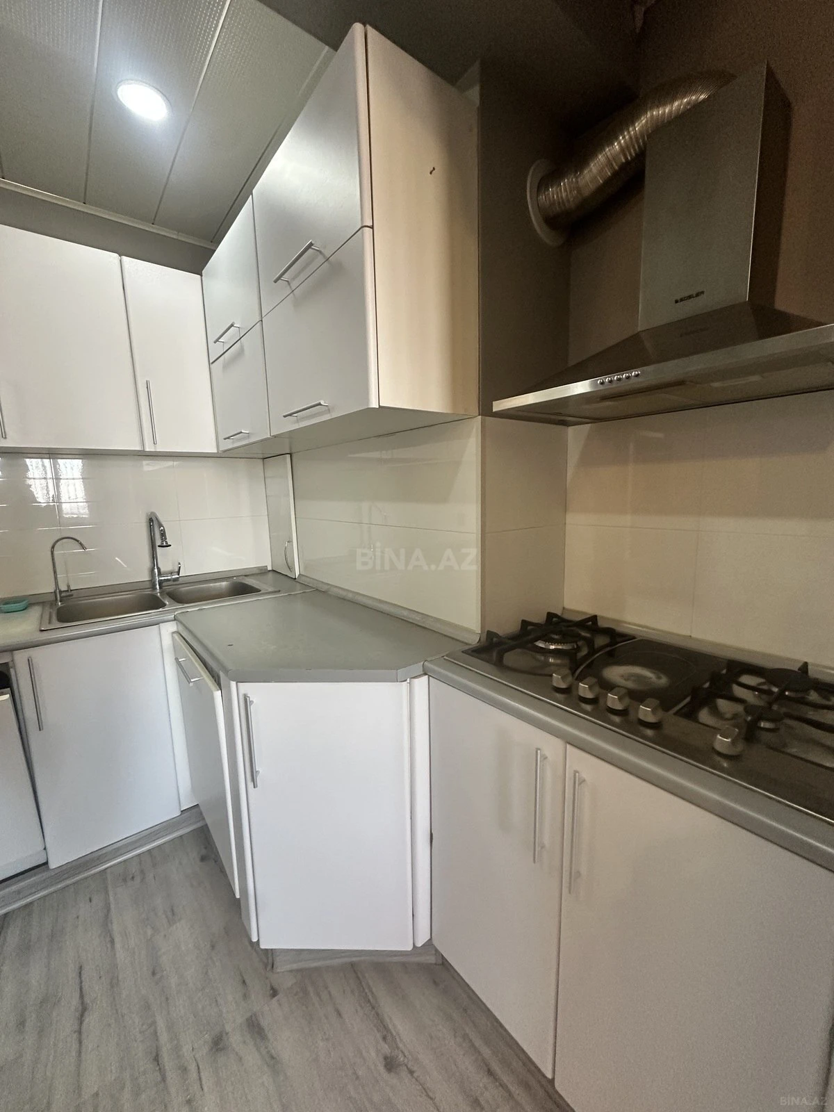 Satılır 2 otaqlı mənzil 62 m²