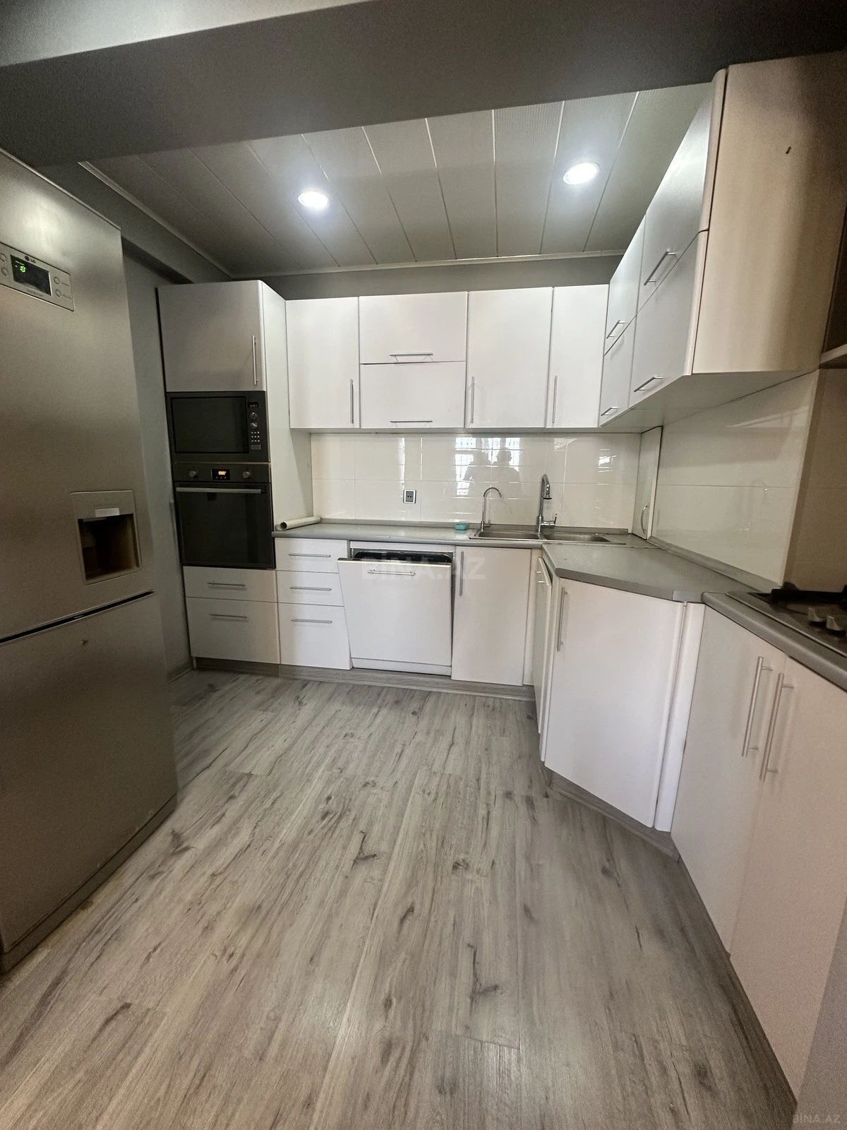 Satılır 2 otaqlı mənzil 62 m²