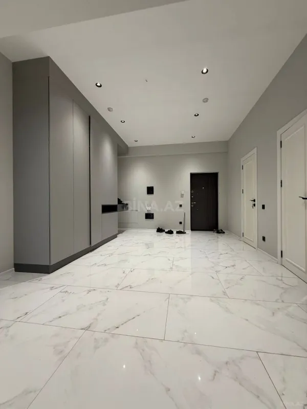 Kirayə verilir 2 otaqlı mənzil 117 m²