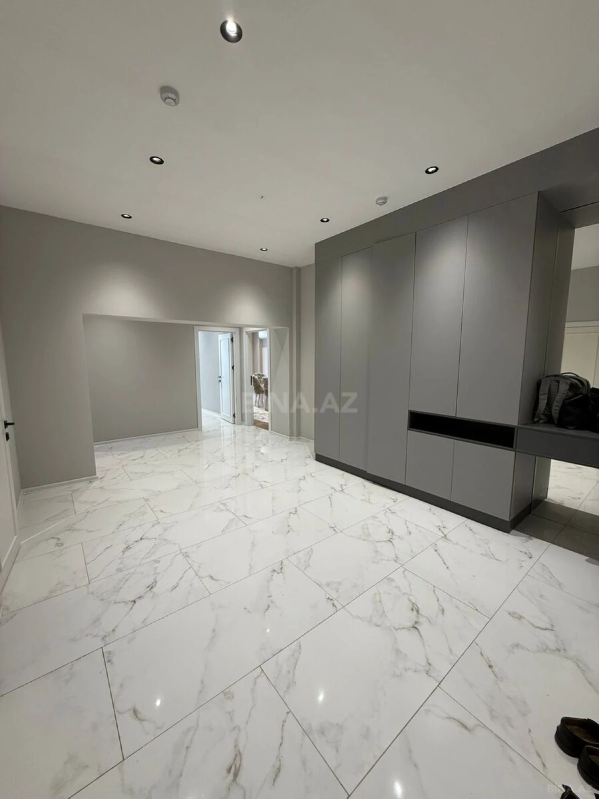 Kirayə verilir 2 otaqlı mənzil 117 m²