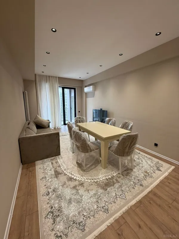 Kirayə verilir 2 otaqlı mənzil 117 m²