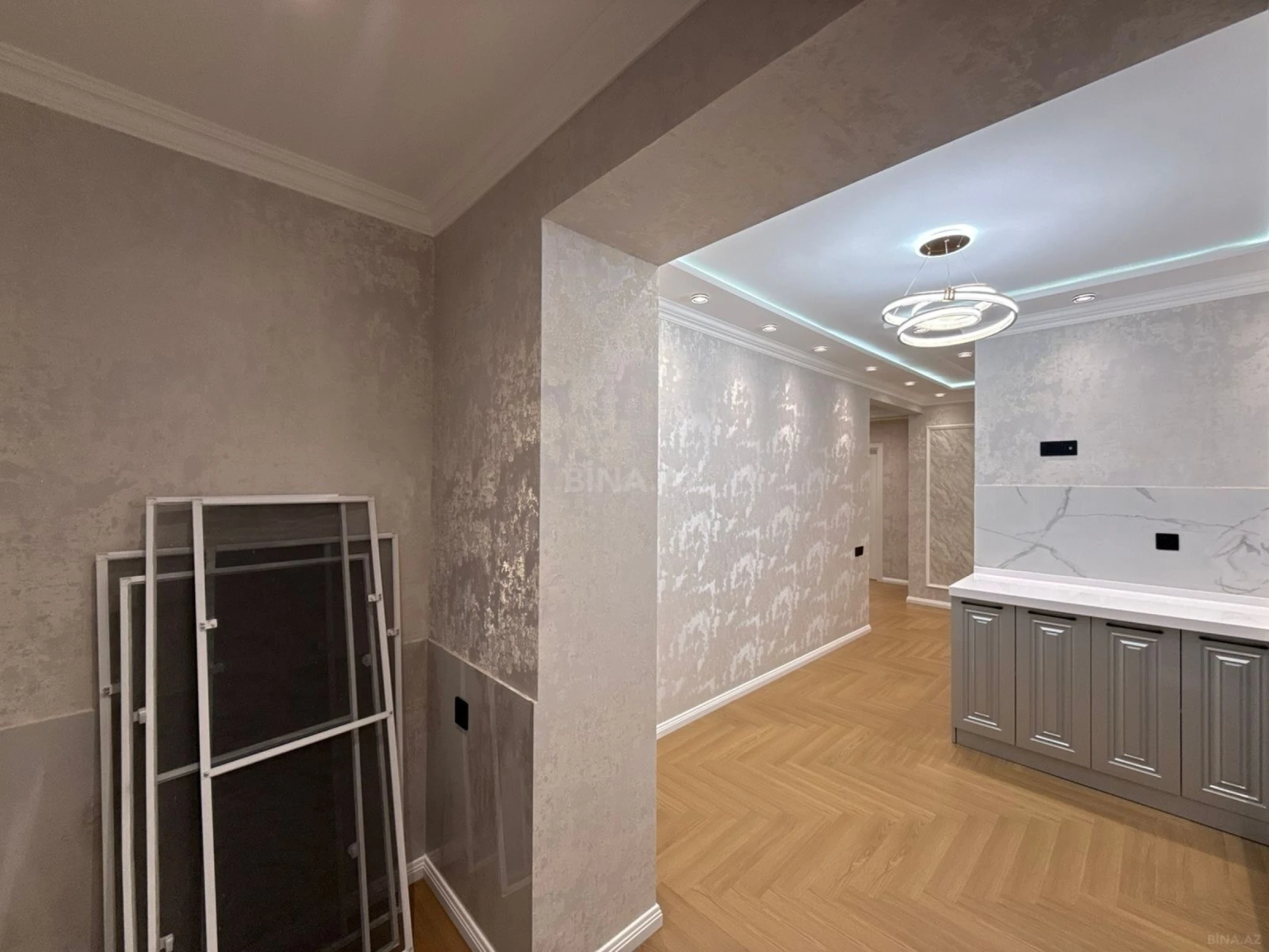 Satılır 3 otaqlı mənzil 223 m²