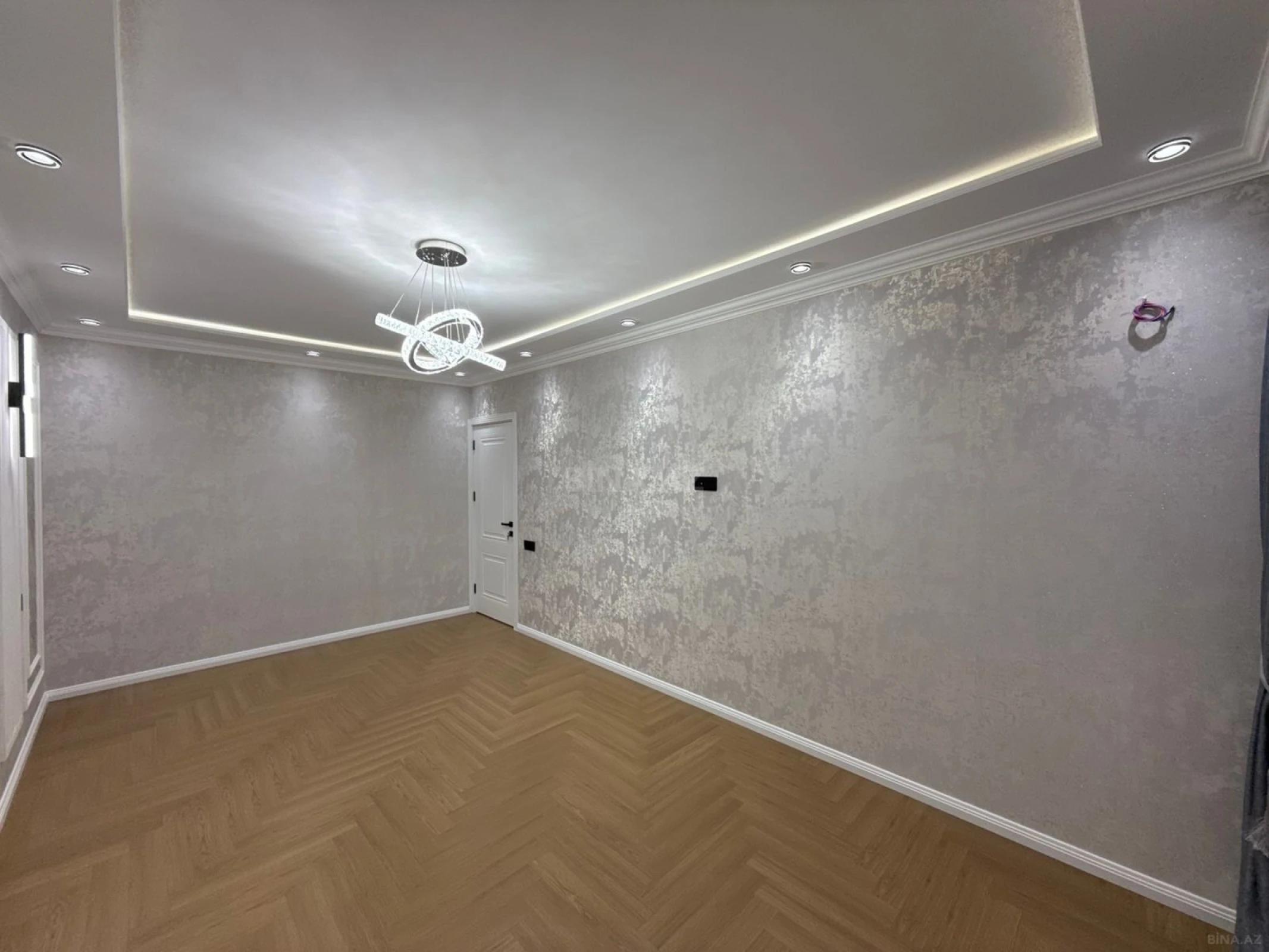 Satılır 3 otaqlı mənzil 223 m²