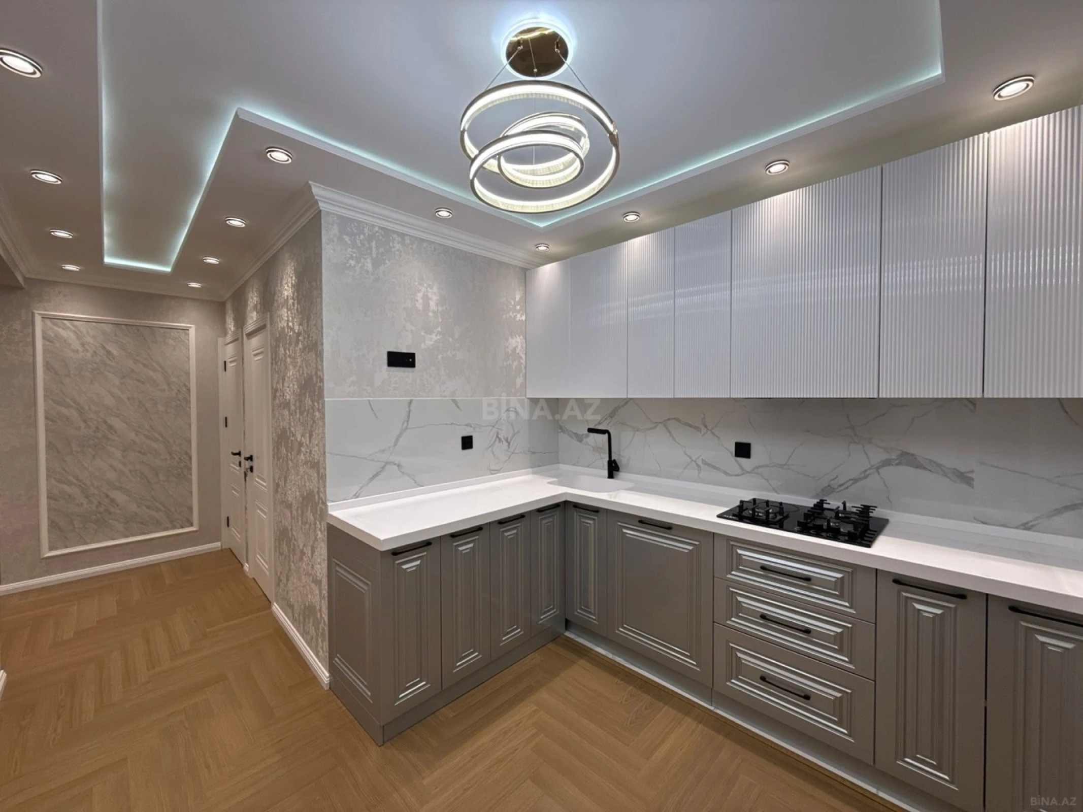 Satılır 3 otaqlı mənzil 223 m²