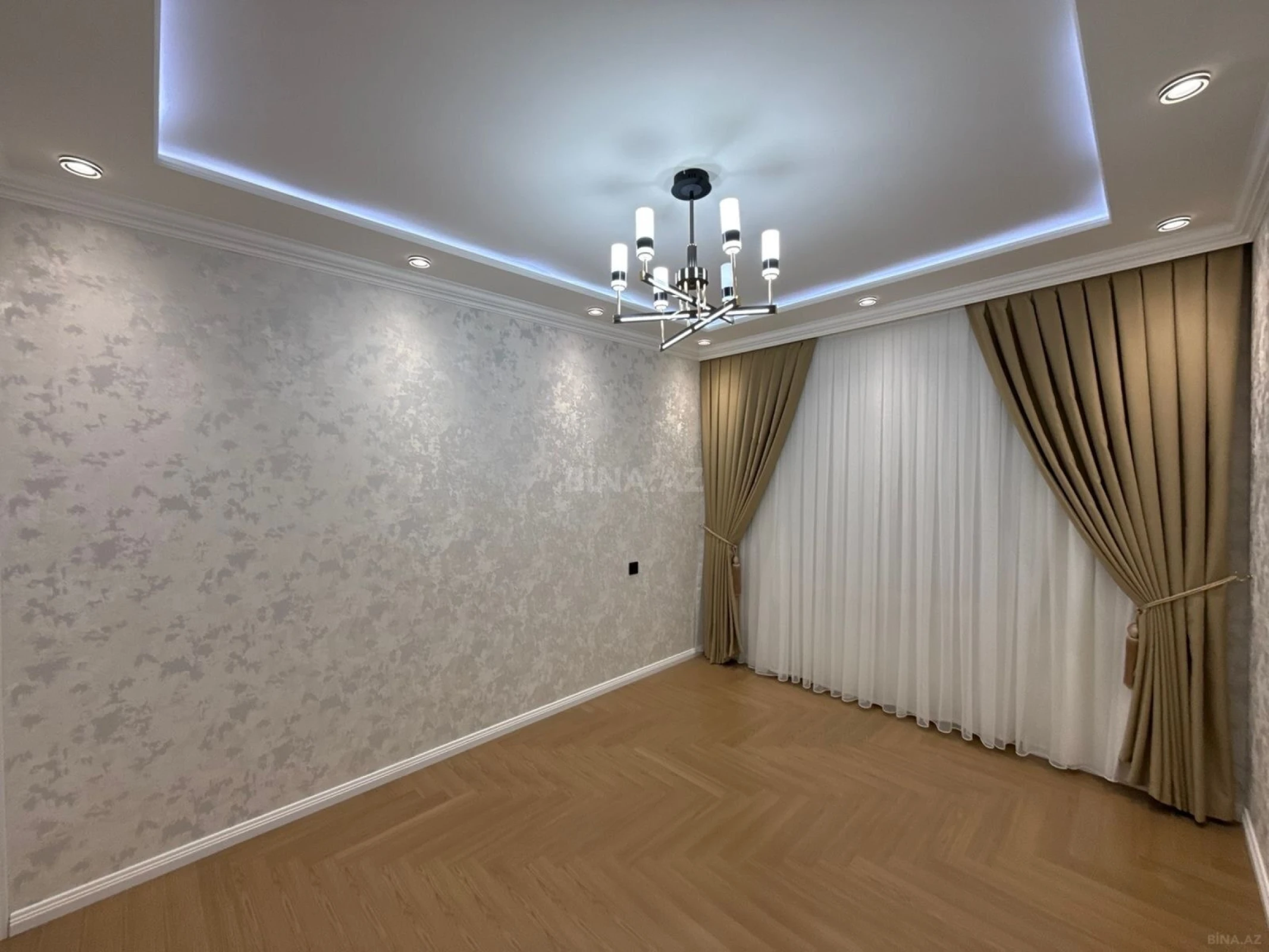 Satılır 3 otaqlı mənzil 223 m²
