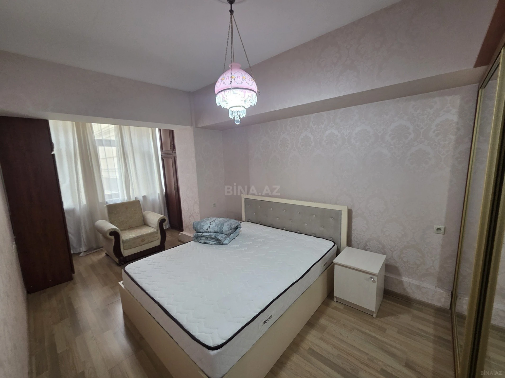 Kirayə verilir 2 otaqlı mənzil 70 m²