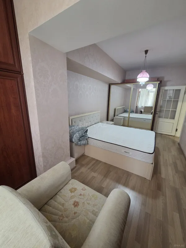 Kirayə verilir 2 otaqlı mənzil 70 m²