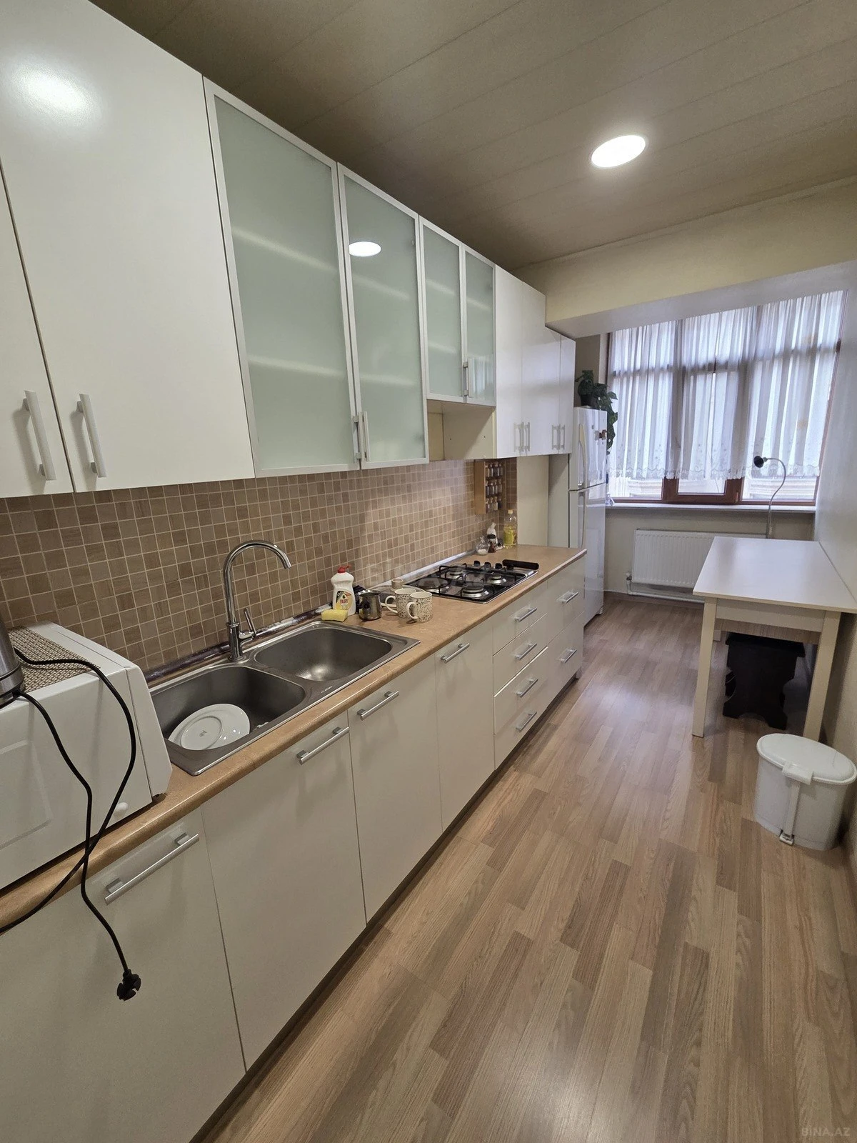 Kirayə verilir 2 otaqlı mənzil 70 m²