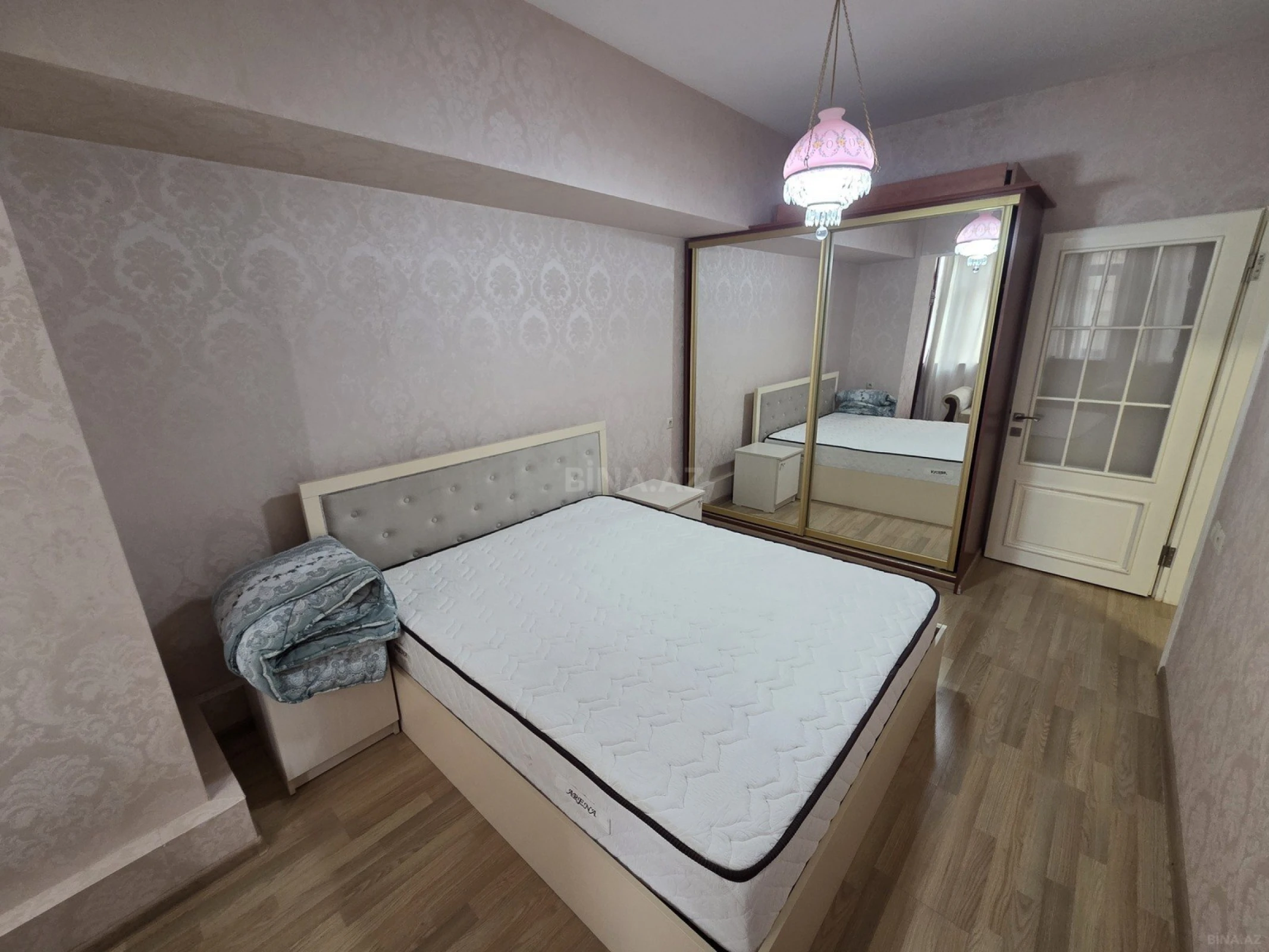 Kirayə verilir 2 otaqlı mənzil 70 m²