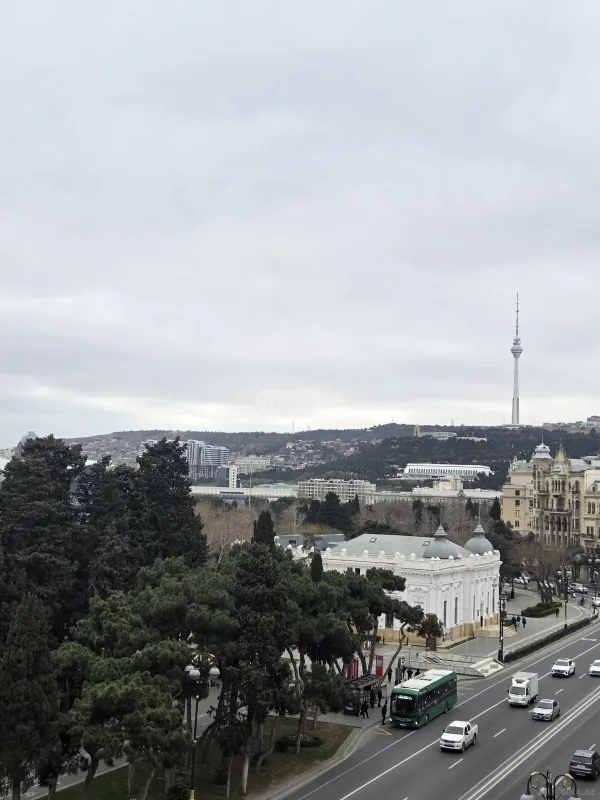 Kirayə verilir 2 otaqlı mənzil 70 m²