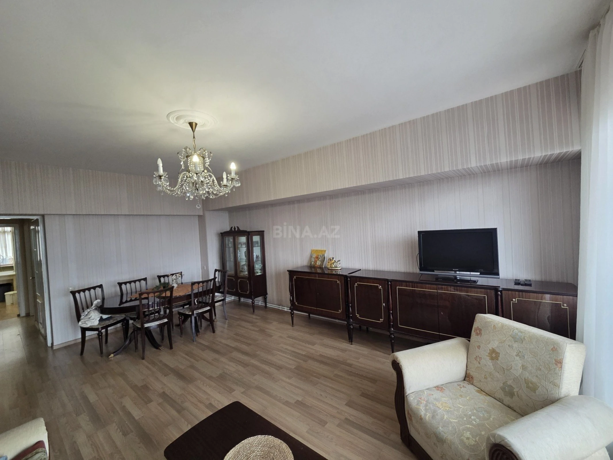 Kirayə verilir 2 otaqlı mənzil 70 m²