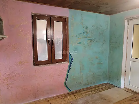 Satılır 3 otaqlı həyət evi 33 m²