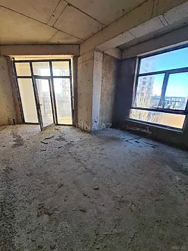 Satılır 4 otaqlı mənzil 196 m²