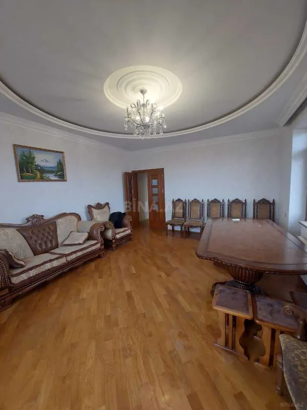 Kirayə verilir 3 otaqlı mənzil 120 m²