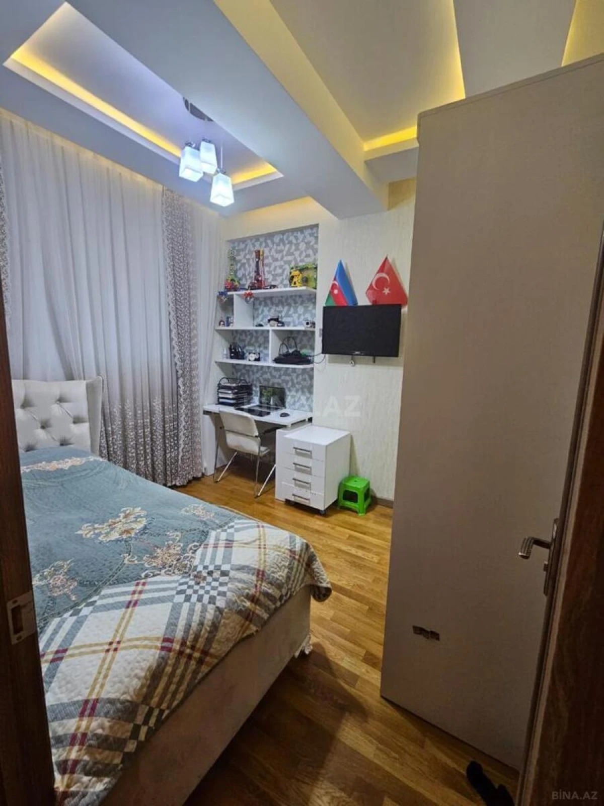 Satılır 3 otaqlı mənzil 112 m²