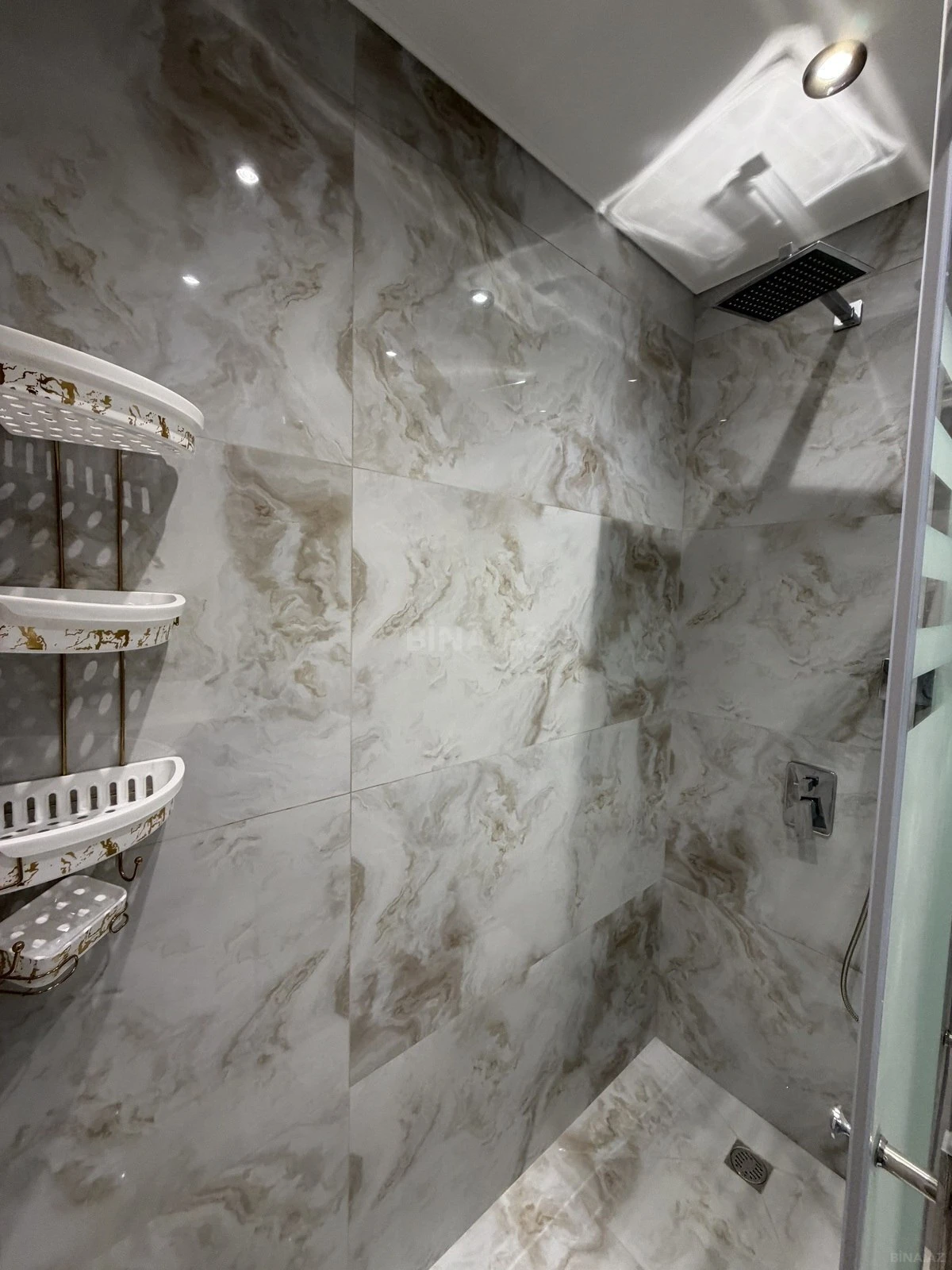 Satılır 3 otaqlı mənzil 76 m²